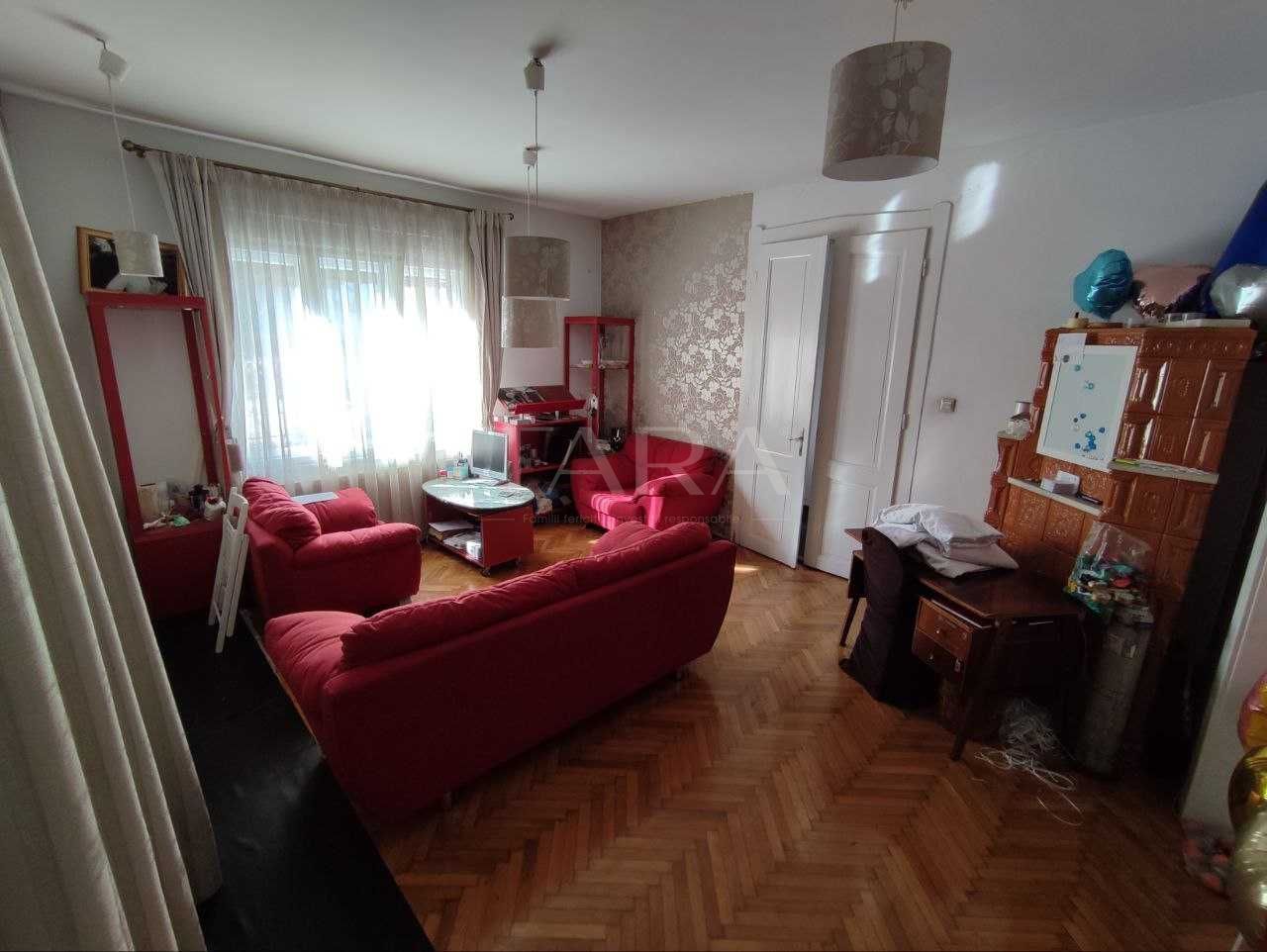 Casa cu 3 camere in Andrei Muresanu - Poză 1