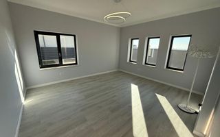 Casa Moderna-Damila-3 dormitoare-curte amenajata-La cheie-Asfalt - Poză 1