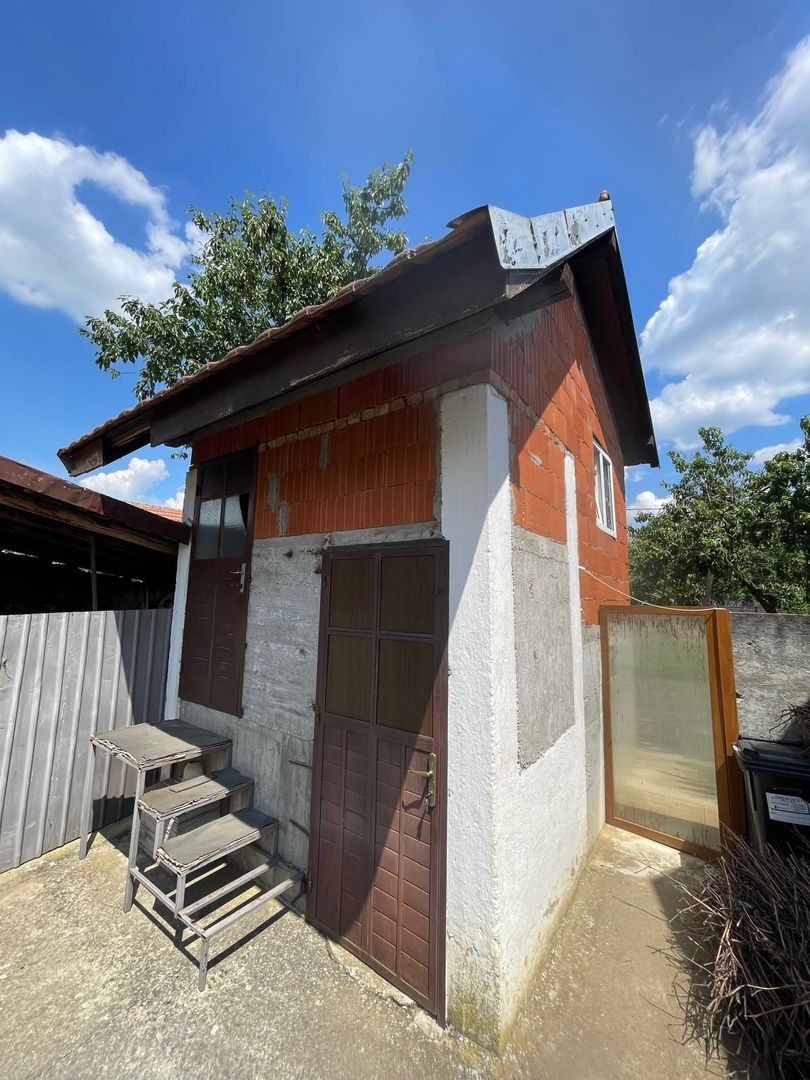 Oază de liniște aproape de Oradea | Casă renovată cu grădină și garaj - Poză 11