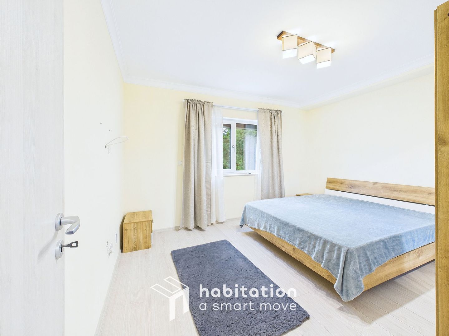 Apartament spațios cu curte și garaj – confortul unei case moderne - Poză 11