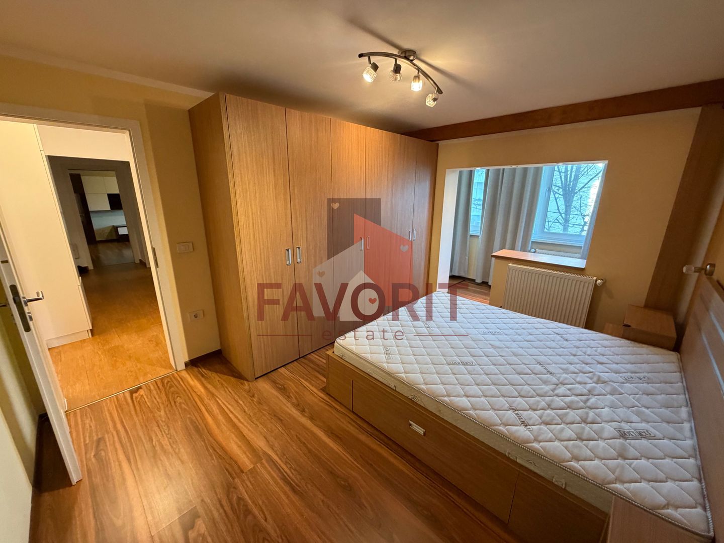 Etaj 2. Disponibil imediat. Garaj. Pozitie excelenta - Poză 14