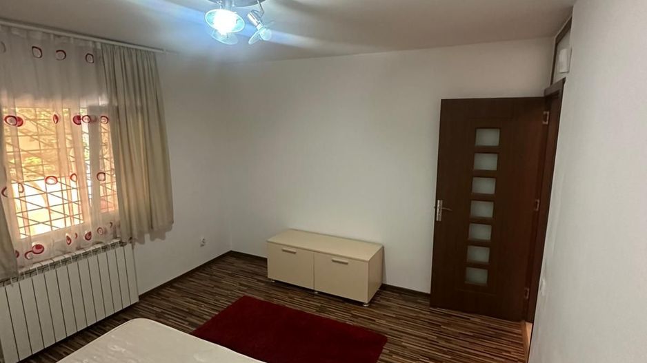 Apartament 3 camere decomandat, parter înalt, zona Panduri - Poză 3