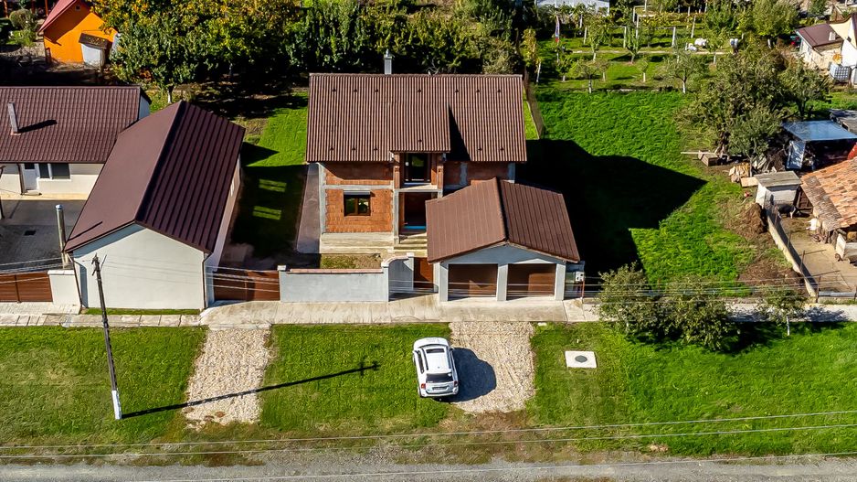 Casa noua 5 camere, la rosu, în Sofronea comision 0 la cumpărare - Poză 2