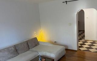 Apartament modernizat de 3 camere - locatie ultra-centrala - Poză 1