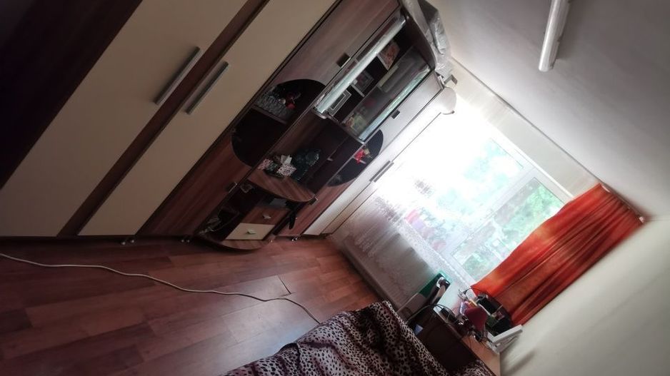 Vând apartament cu 4 camere - Poză 3