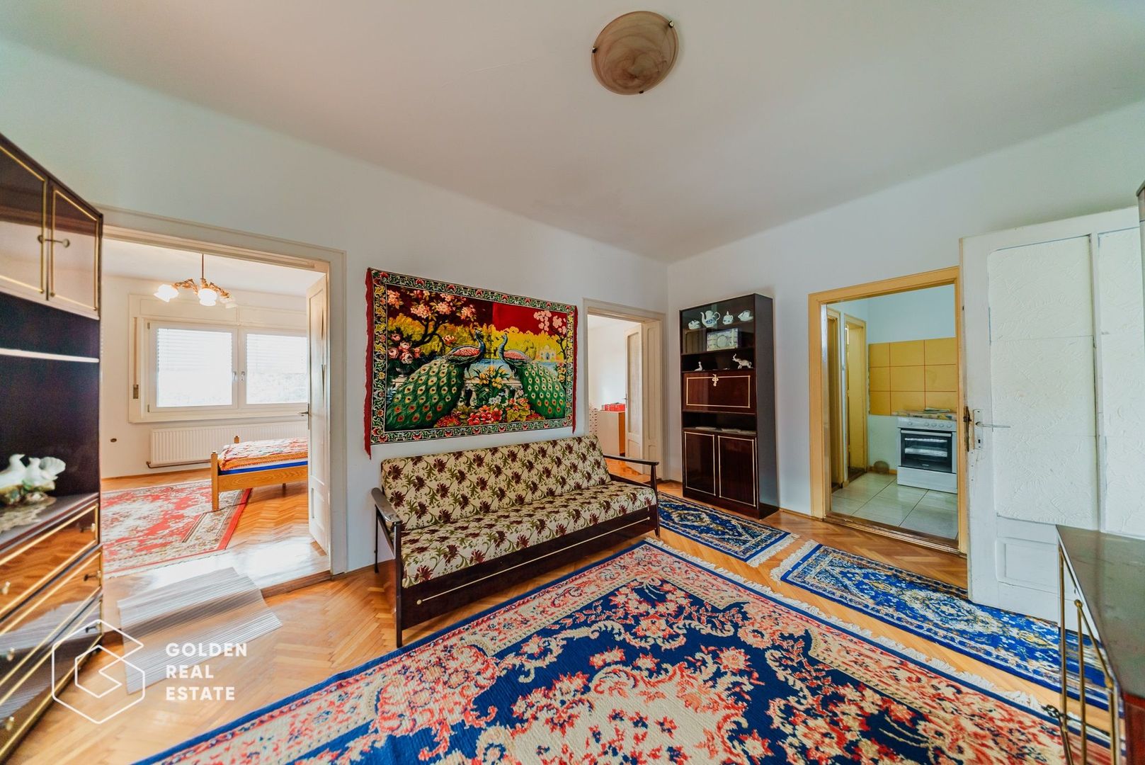 Vila superba, P+E,  Cuvin, 9 camere, 200 mp si teren 1300 mp plus anexa 3 camere - Poză 18