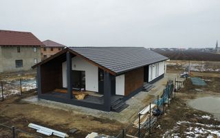 🏡 Casă deosebită de vânzare în Cristian - Poză 2