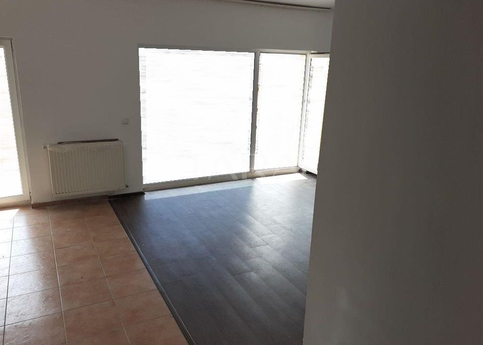 Apartament cu 2 camere in Floresti - Poză 1