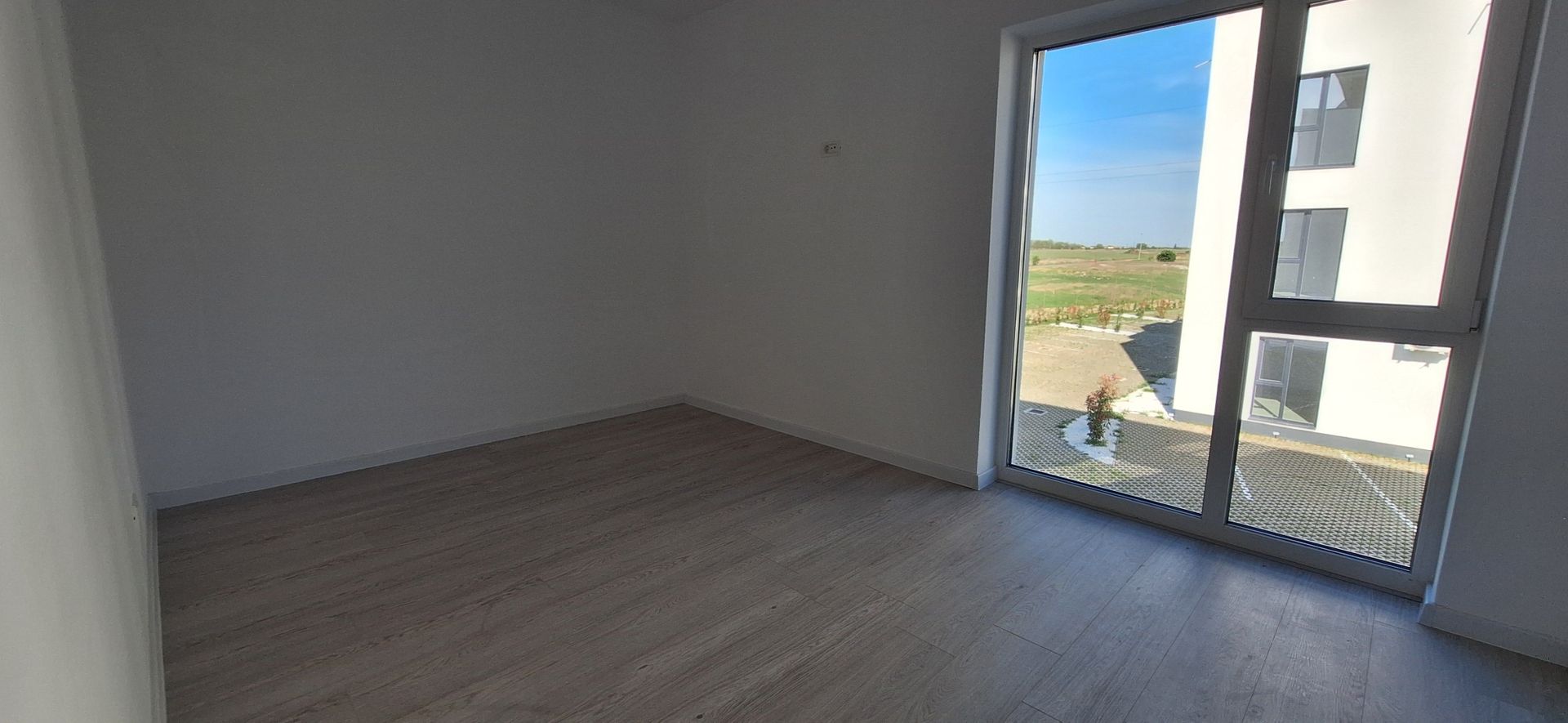 Apartament 2 camere cu loc de parcare inclus - Poză 5