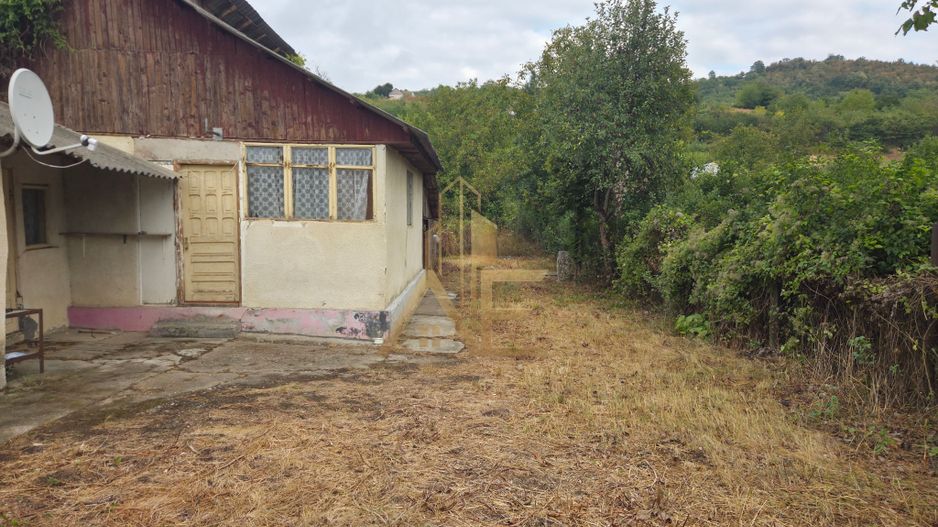 Casă bătrânească+Teren intravilan de vânzare(1970mp) la 20min de Bacău - Poză 1
