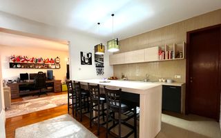 Casa spațioasă și primitoare cu garaj dublu, în Braytim – Soarelui - Poză 9