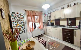 Apartament de inchiriat / 3 camere/ loc de parcare privat - Poză 5