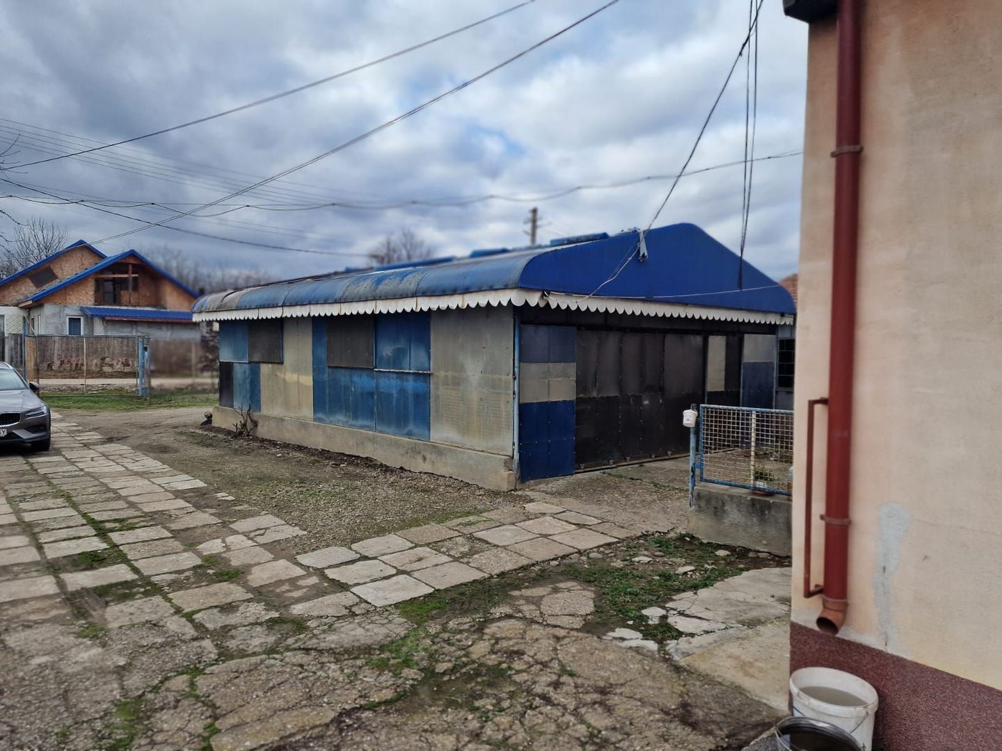 Se oferă spre vânzare / închiriere clădire cu spațiu comercial - Poză 17