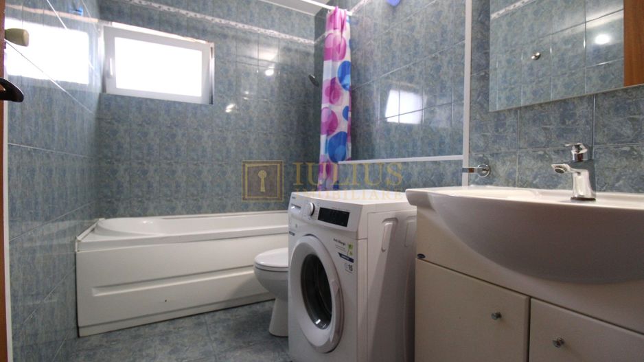 Aradului; decomandat, bucatarie inchisa. Parcare privata inclusa. - Poză 18