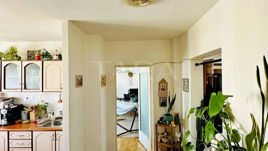 Apartament 3 camere, spatios, zona Semicentrala - Poză 2