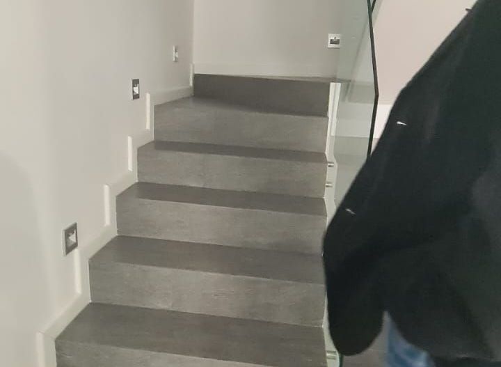 Casă superbă, modernă și complet mobilată - Poză 13