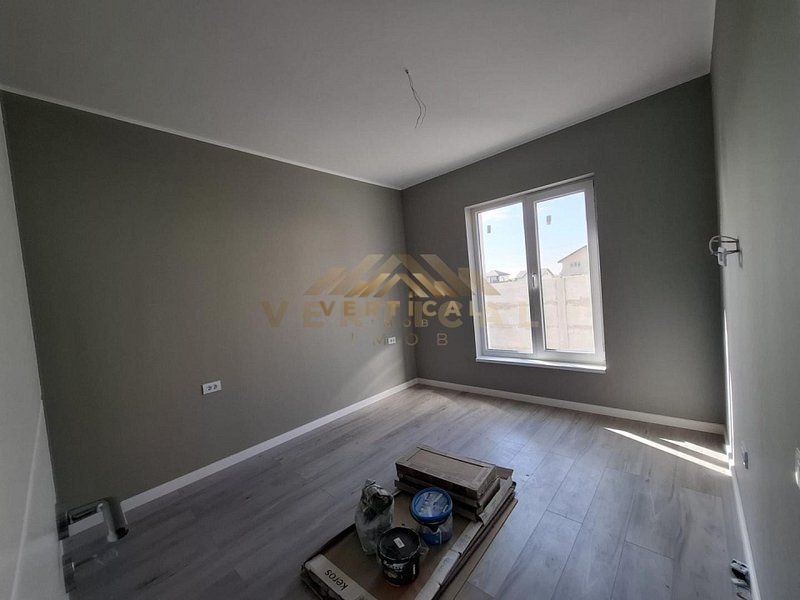 PROMOTIE!!! Casa de vanzare la 3 min de bld principal - Poză 9