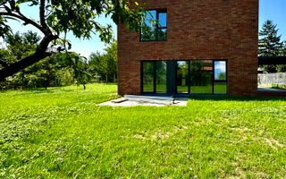 Casa individuala - 172 mp util - terasa rooftop cu jacuzzi , 550 teren - Poză 2