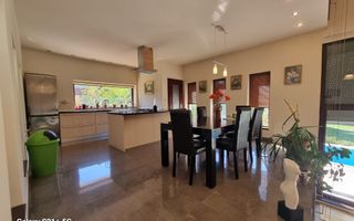 Vilă cu 4 camere de închiriat în zona Braytim cu piscina - Poză 16