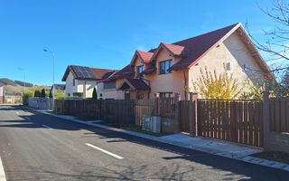 Casa de vanzare in Sanpetru cu 650mp teren - Poză 1