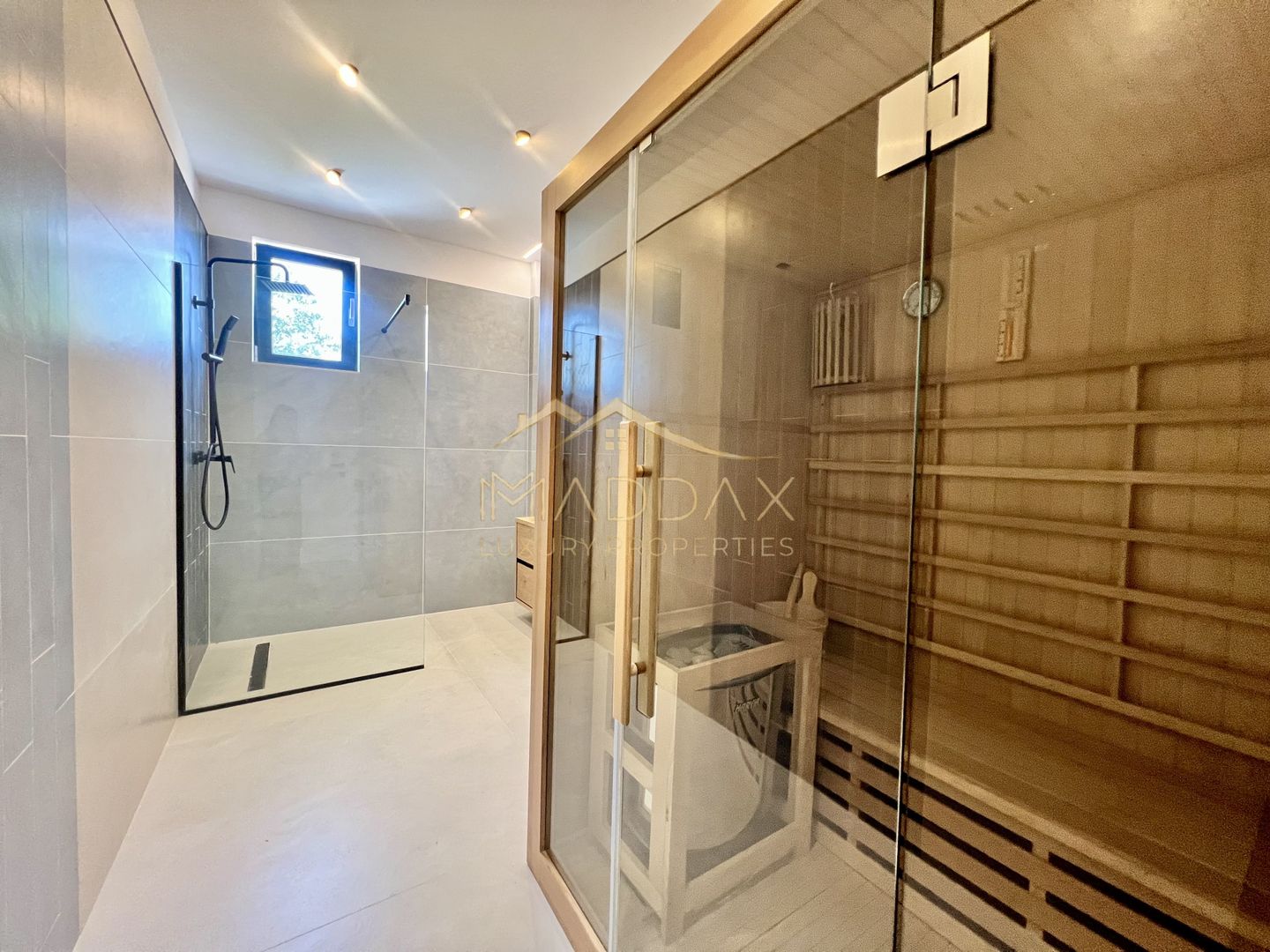 Vilă **6 camere  **451mp // Zona Iancu Nicolae - Poză 55