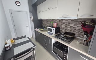 Garsoniera disponibila imediat boxa inclusa in pret - Poză 5