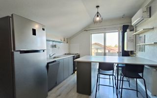 Locuință cochetă la mansardă, cu balcon și boxă de depozitare - Poză 24