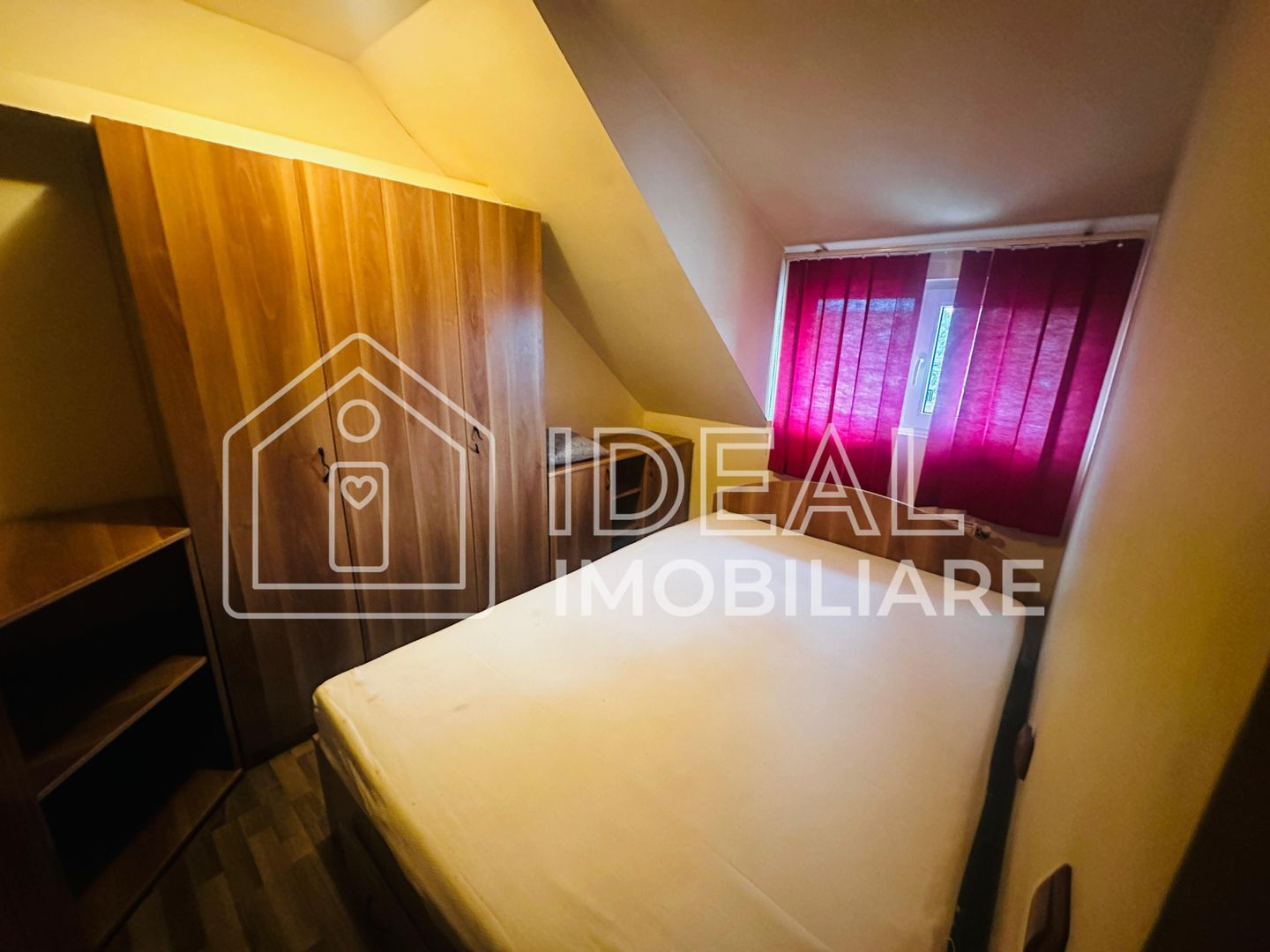 Apartament cu 3 camere la mansarda, in zona Terezian - Poză 4