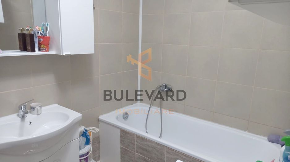 Apartament cu 3 camere, zona strazii  Florilor! - Poză 6