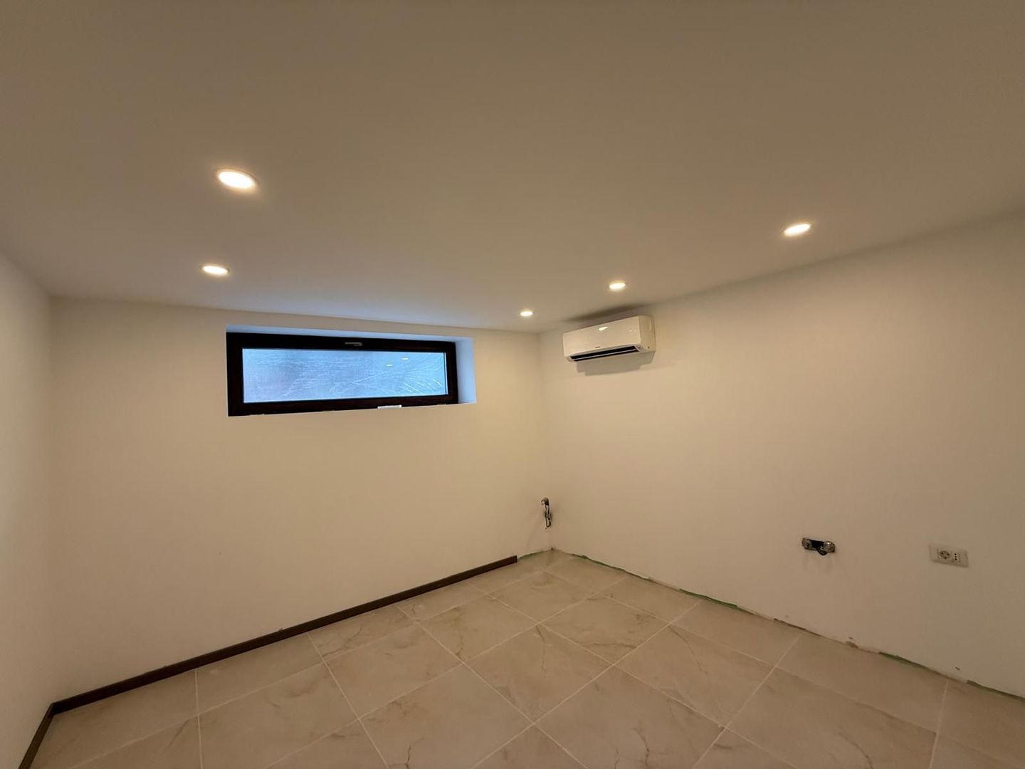 Vilă elegant renovata pentru business de prestigiu - Poză 13