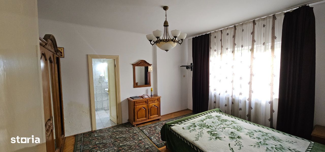 Vila P+1 Piața Muncii , strada Orzari, apartament cu 3 camere la Parer - Poză 7