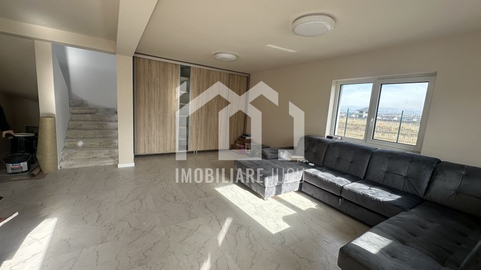 Casă individuală finisată, curte 780 mp – Jucu de Mijloc - Poză 2