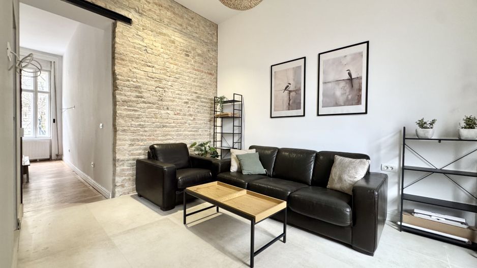 Apartament 2 camere, primitor si cochet, prima închiriere, Piața Maria - Poză 1