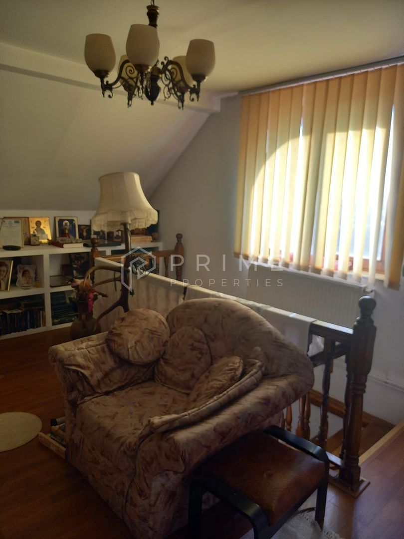 Casa perfectă pentru familie – curte, foișor cu grătar și garaj triplu - Poză 26