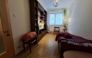 Cartier Visoianu ETAJ 1, bloc 2015, parcare, loc de joaca, statie BUS