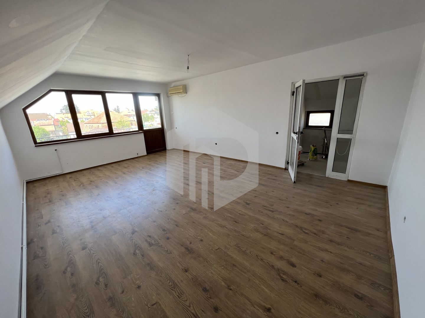 De vanzare casa renovata- 2 cladiri- Zona Moldoveanu-- 400 mp utili - Poză 14