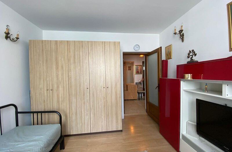 Apartament cu doua camere decomandat, piata Domenii - Poză 2