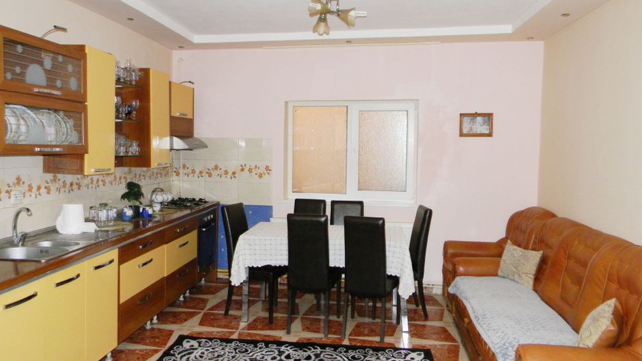 Casa mobilata in Centrul Mun. Sacele - Poză 5
