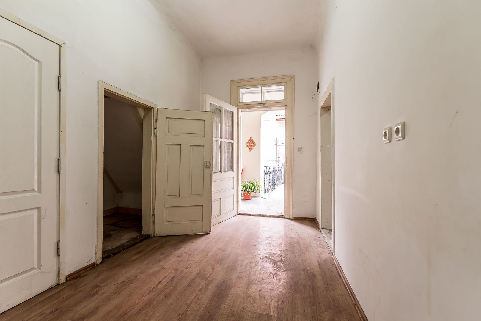 Apartament 2 camere Str. Lucian Blaga, clădire în renovare completa - Poză 5