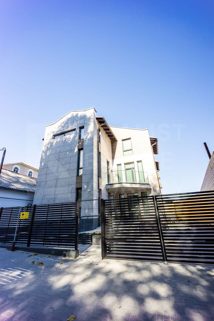 Vânzare spațiu comercial  Centru de 451,6 mp, amplasat pe teren privat - Poză 6