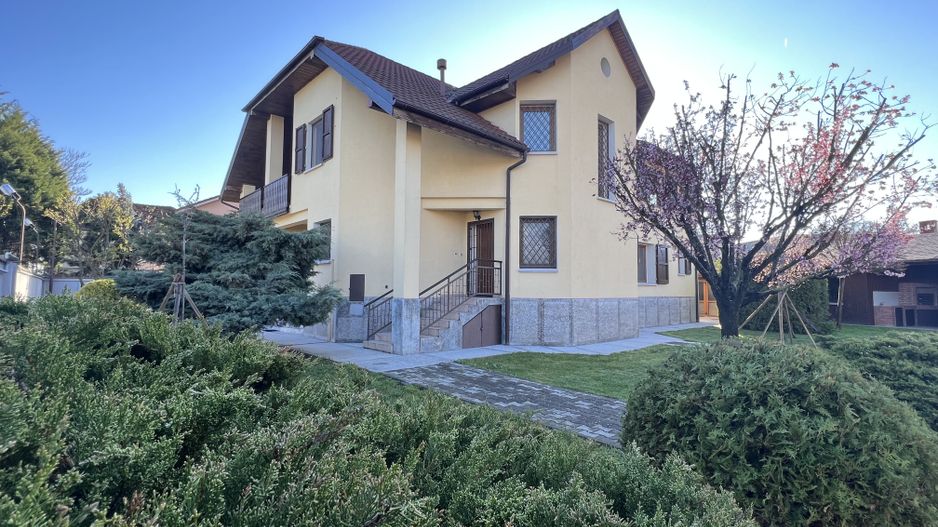 Vila cu design italian intalneste echipamentele germane - Poză 2