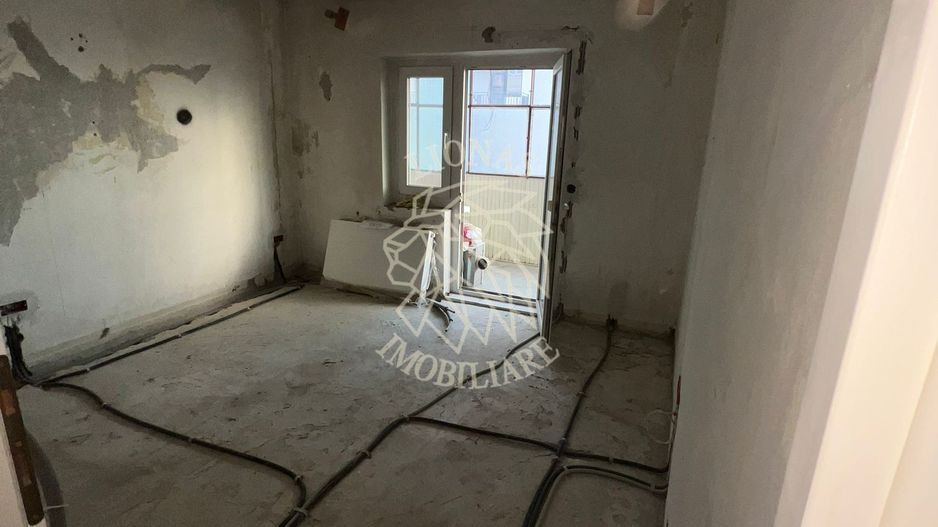 Apartament de vânzare 2 camere Gherla zona Centrala - Poză 2