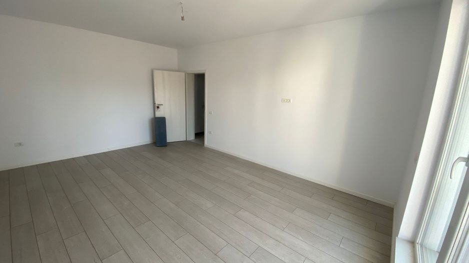 Giroc-Neptun | 3 Camere  | Decomandat | Lift | Disponibil imediat - Poză 1
