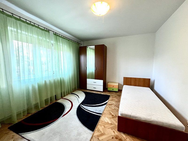 Un apartament spațios cu 3 camere, et. 1, in zona Girocului - Vladeasa - Poză 8