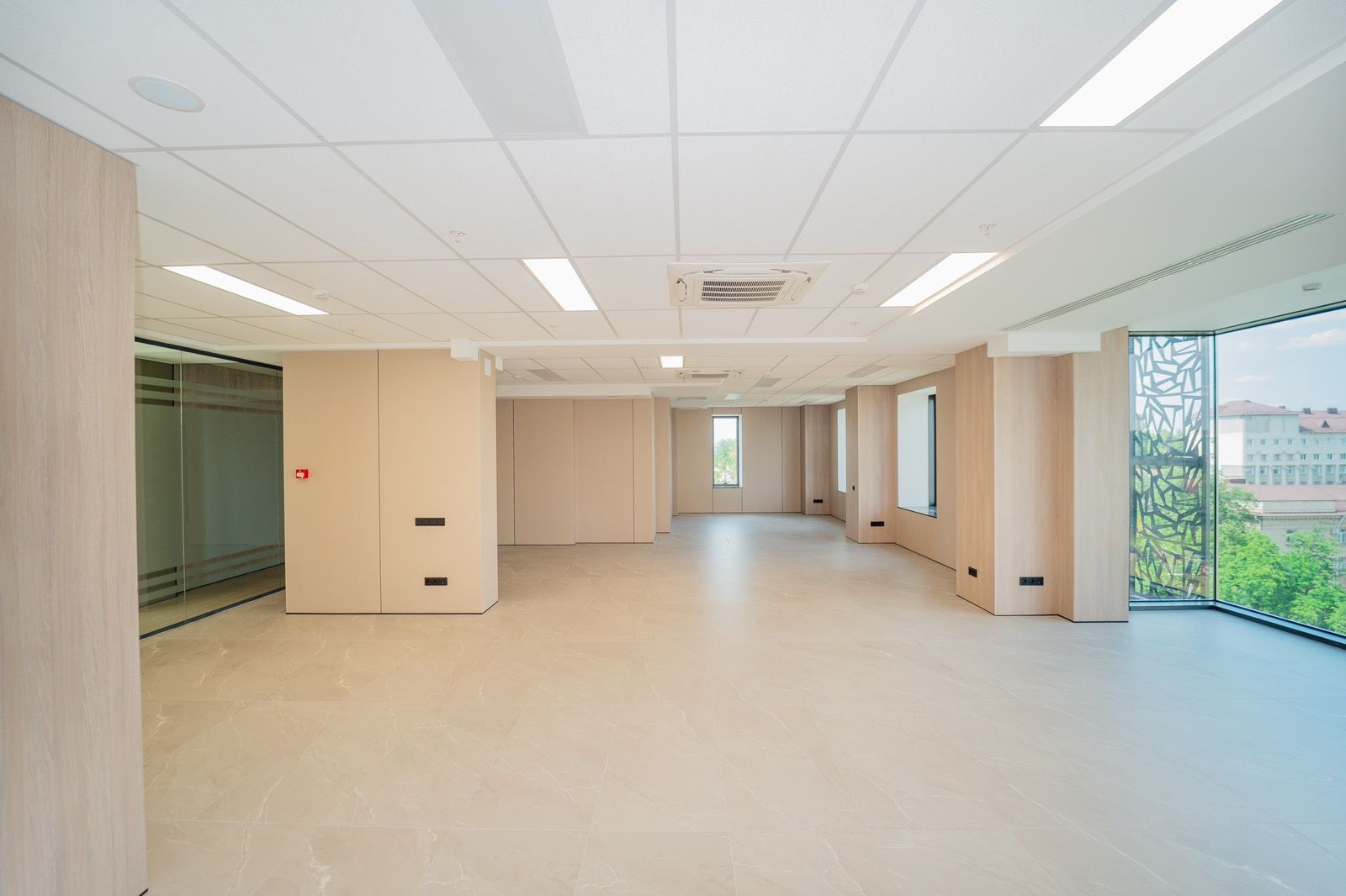 Spațiu Comercial de Închiriat – 120,7 m² | Business Center Premium | Chișinău, Centru | Bulevardul Ștefan cel Mare și Sfânt 115/1 - Poză 3