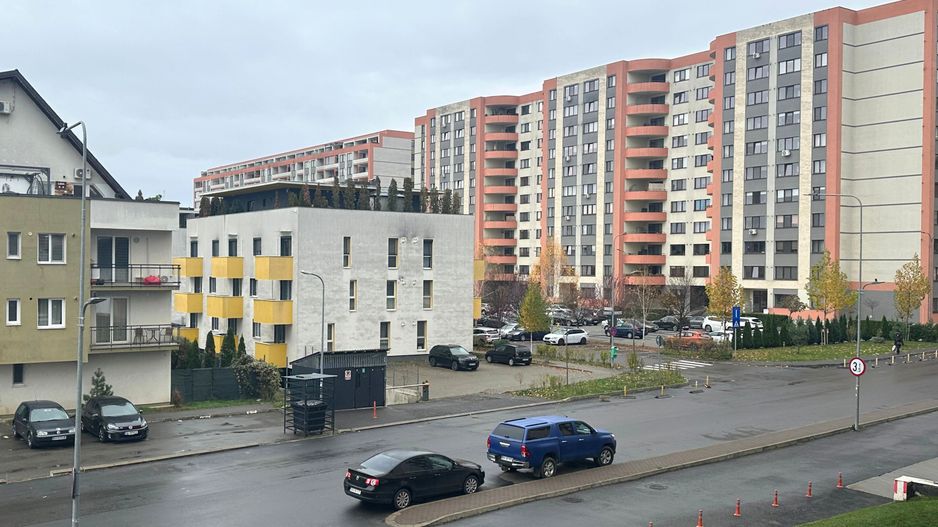 Vând apartament 3 camere 3 minute de Coresi complex ISARAN - Poză 5