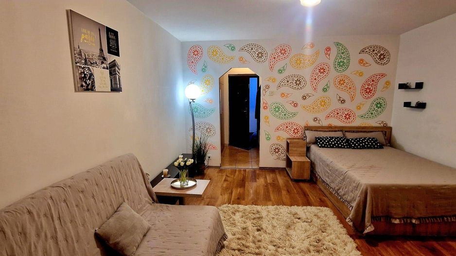 Garsonieră modernă, etaj 2, AC, 5 min metrou Titan - Poză 2