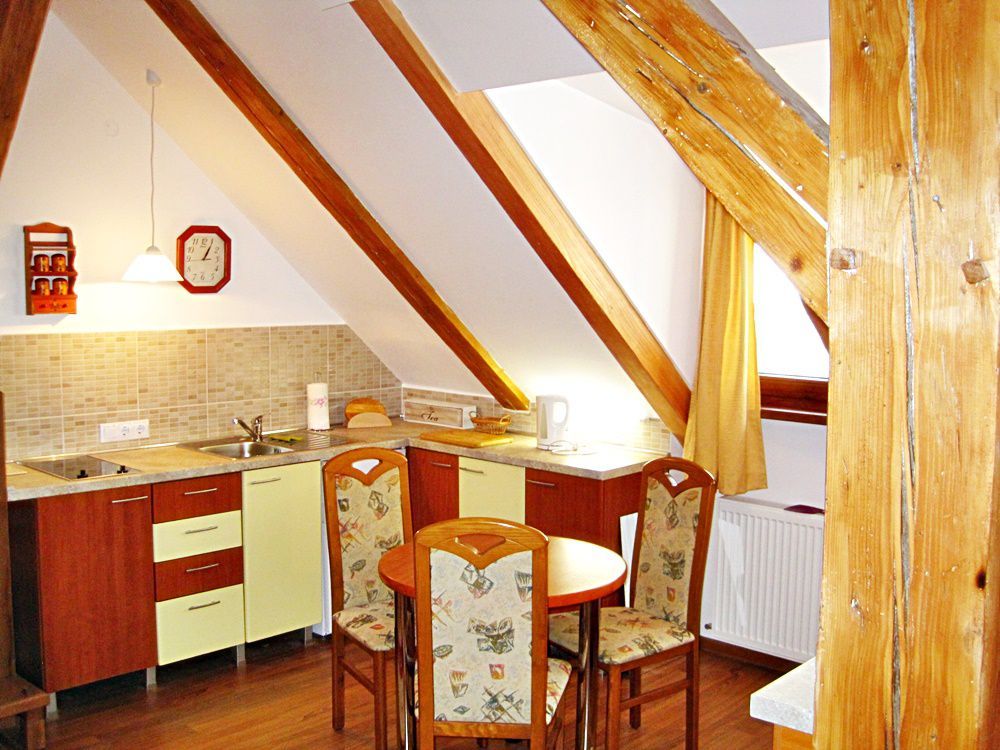 Centrul Istoric, langa Piata Sfatului, apartament 2 camere, 300 euro - Poză 9