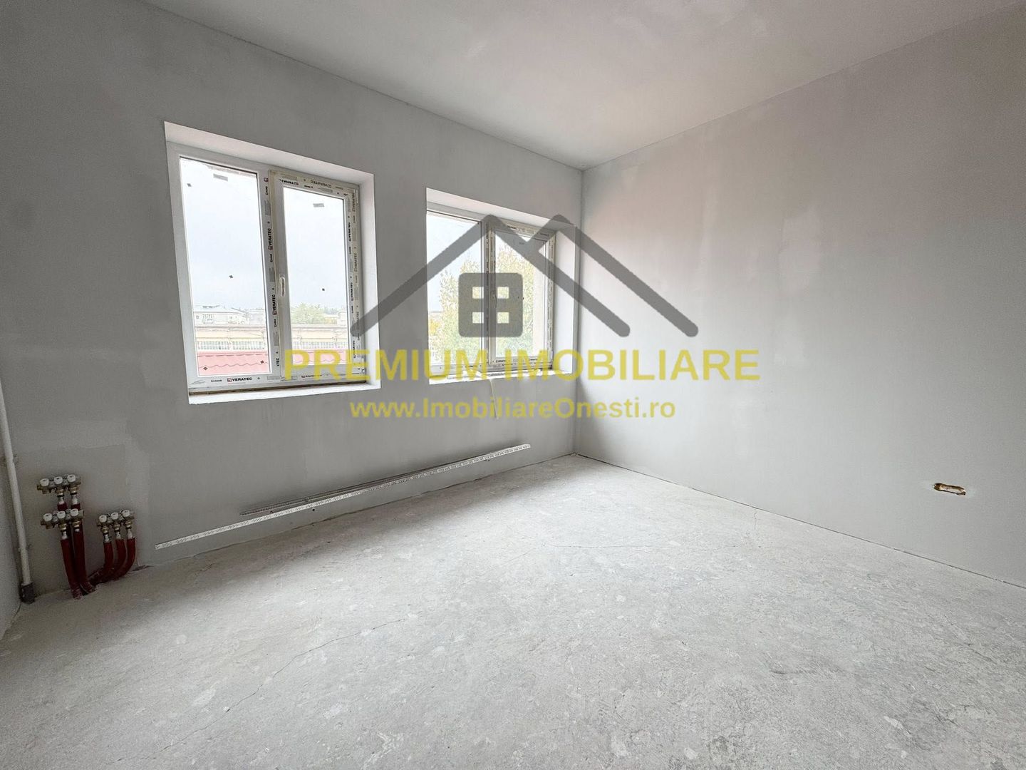 Oportunitate unică de investiție – Etaj complet de vânzare în Onești - Poză 3