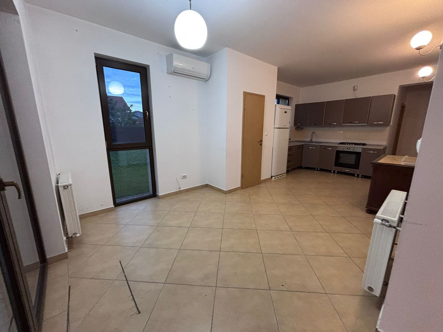 Casa individuala frumoasa si spatioasa in Giroc - Poză 5